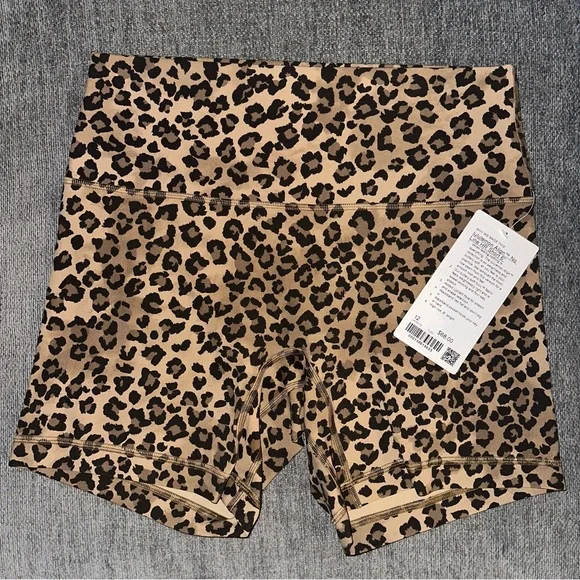 Lululemon Align No Line™ High-Rise Short 6" True Leopard Multi Size 12 NWT - Picture 1 of 4